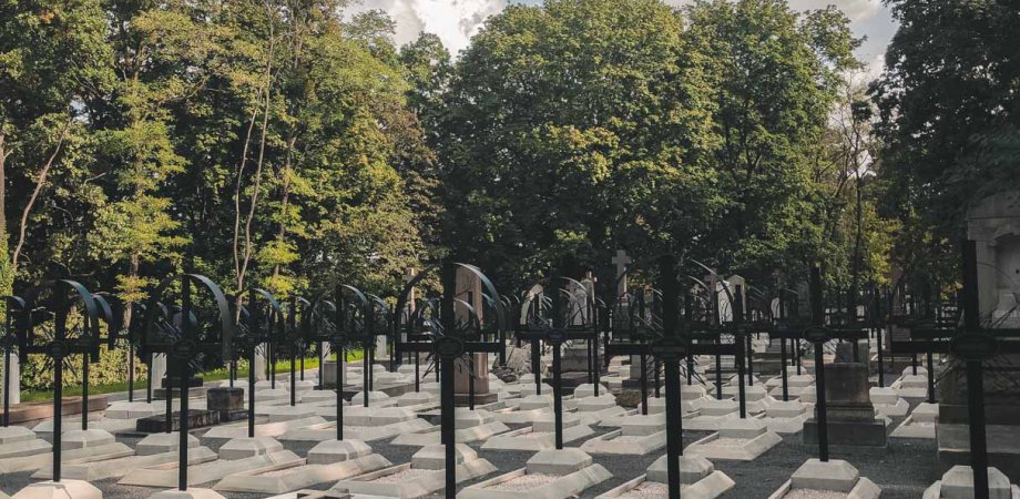 Cmentarz Łyczakowski we Lwowie: Spacer z historią